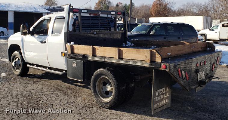 image for item DB9486 2009 Chevrolet Silverado 3500HD Ext. Cab flatbed pickup truck