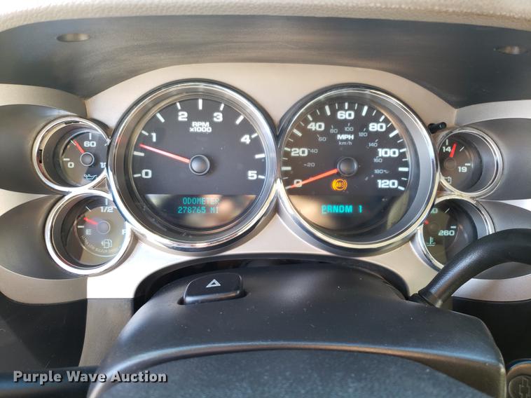 image for item DB9486 2009 Chevrolet Silverado 3500HD Ext. Cab flatbed pickup truck