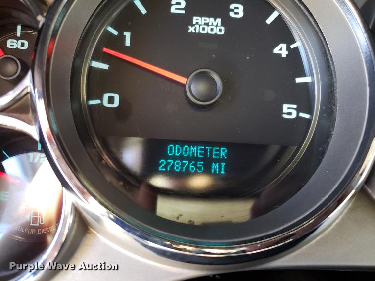 image for item DB9486 2009 Chevrolet Silverado 3500HD Ext. Cab flatbed pickup truck