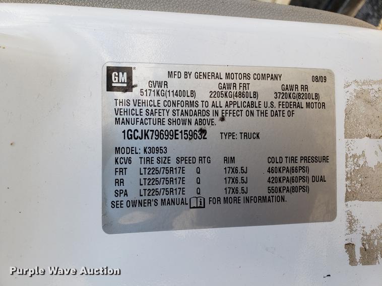 image for item DB9486 2009 Chevrolet Silverado 3500HD Ext. Cab flatbed pickup truck