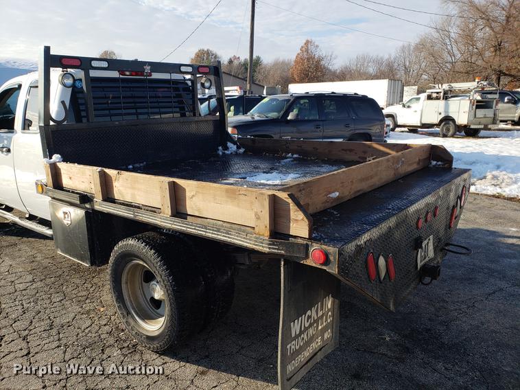 image for item DB9486 2009 Chevrolet Silverado 3500HD Ext. Cab flatbed pickup truck