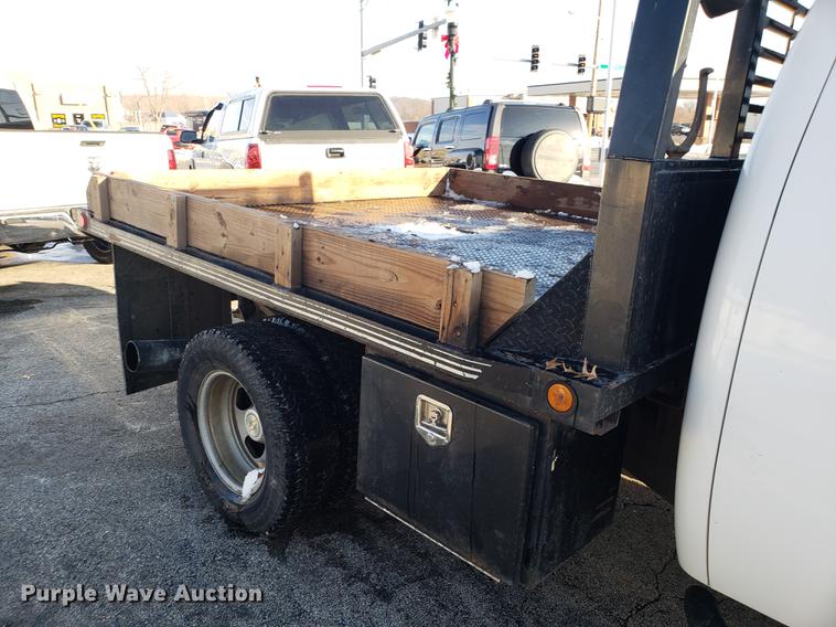 image for item DB9486 2009 Chevrolet Silverado 3500HD Ext. Cab flatbed pickup truck