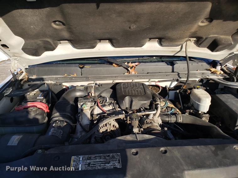 image for item DB9486 2009 Chevrolet Silverado 3500HD Ext. Cab flatbed pickup truck