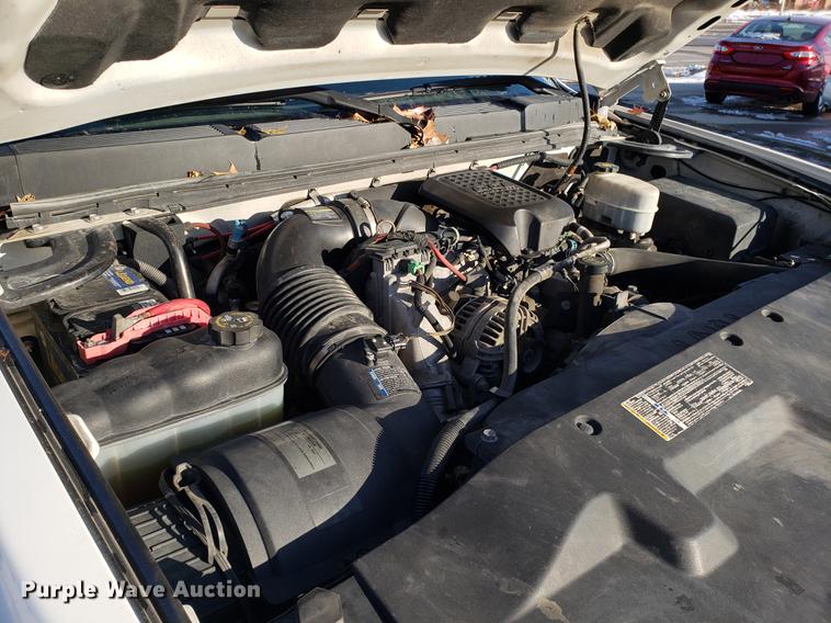 image for item DB9486 2009 Chevrolet Silverado 3500HD Ext. Cab flatbed pickup truck