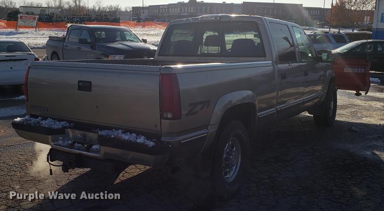 image for item DB9487 1999 GMC Sierra 2500 Crew Cab pickup truck