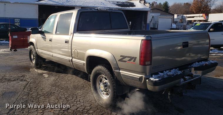 image for item DB9487 1999 GMC Sierra 2500 Crew Cab pickup truck