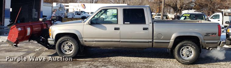 image for item DB9487 1999 GMC Sierra 2500 Crew Cab pickup truck