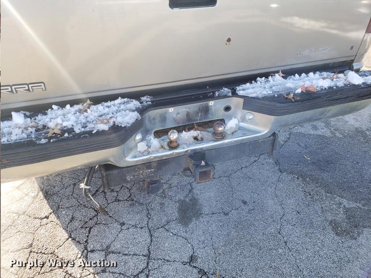 image for item DB9487 1999 GMC Sierra 2500 Crew Cab pickup truck