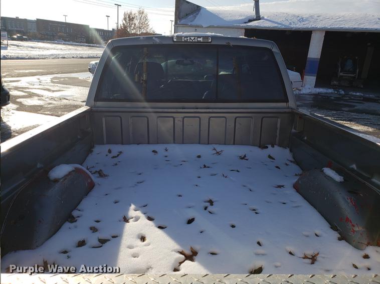 image for item DB9487 1999 GMC Sierra 2500 Crew Cab pickup truck