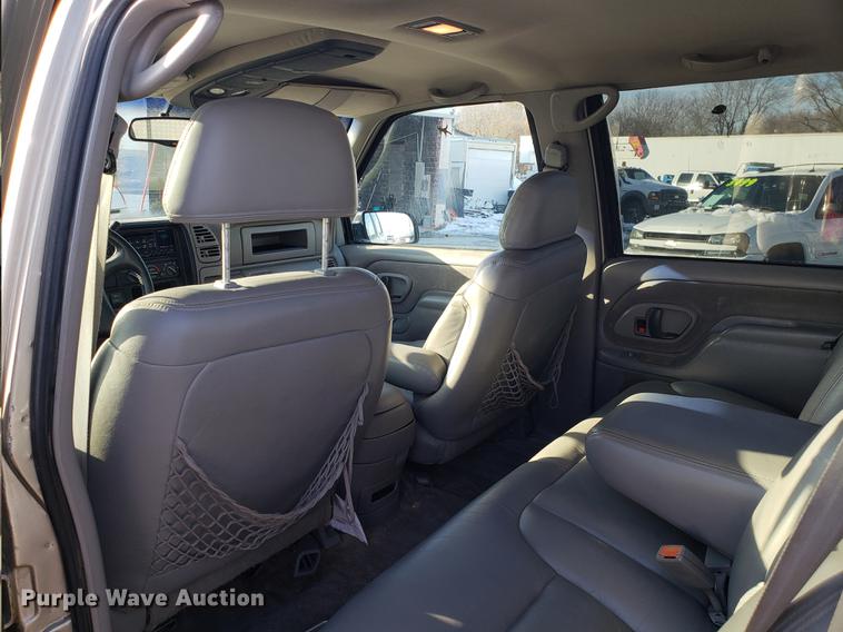 image for item DB9487 1999 GMC Sierra 2500 Crew Cab pickup truck