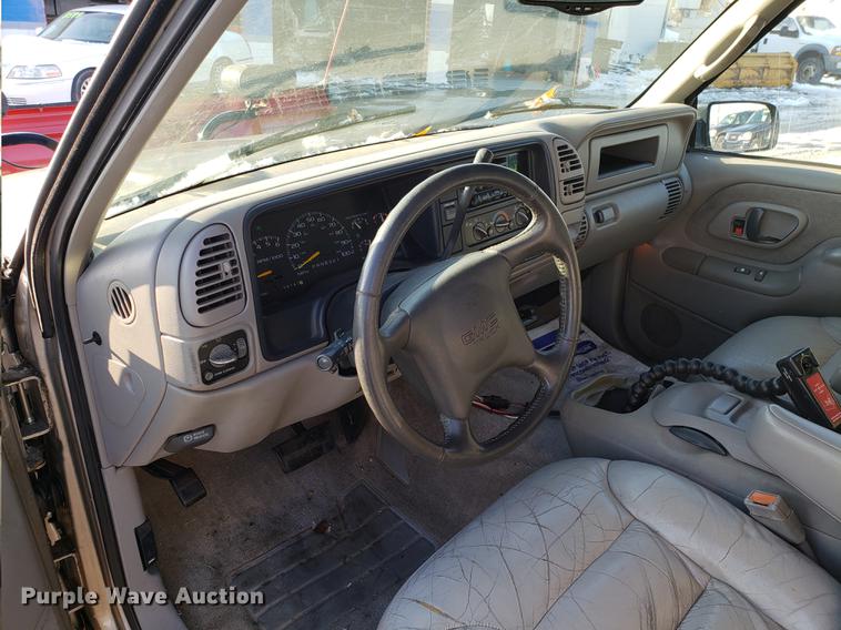 image for item DB9487 1999 GMC Sierra 2500 Crew Cab pickup truck