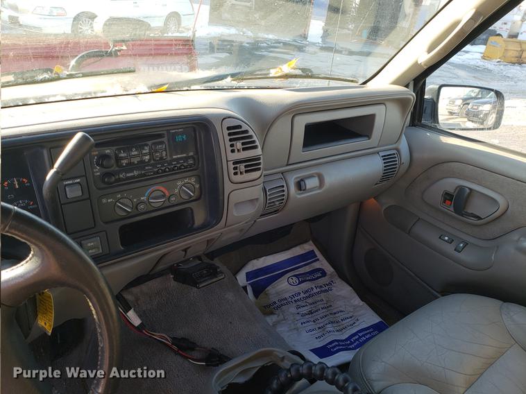 image for item DB9487 1999 GMC Sierra 2500 Crew Cab pickup truck