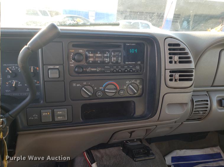 image for item DB9487 1999 GMC Sierra 2500 Crew Cab pickup truck