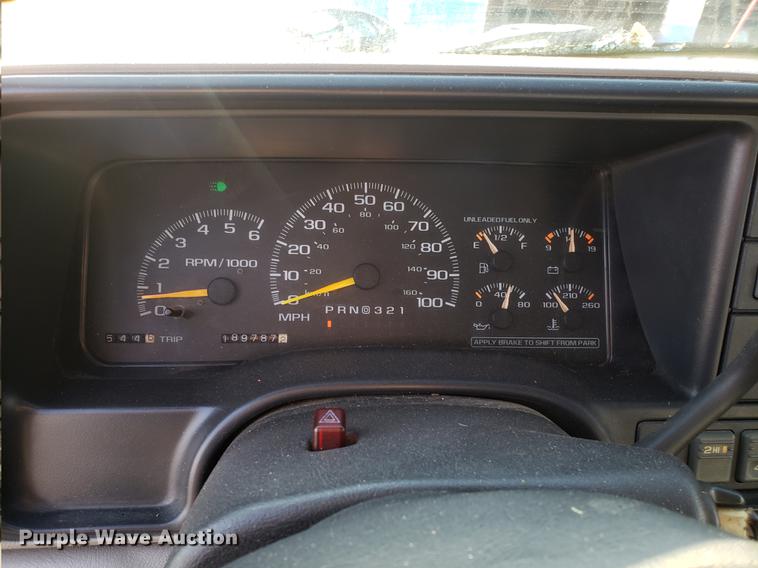 image for item DB9487 1999 GMC Sierra 2500 Crew Cab pickup truck