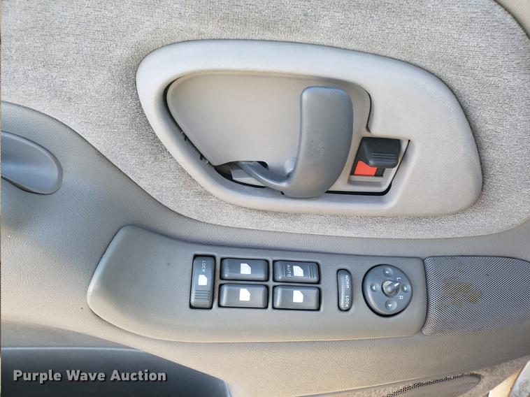 image for item DB9487 1999 GMC Sierra 2500 Crew Cab pickup truck