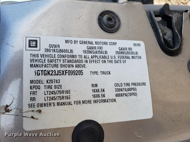 image for item DB9487 1999 GMC Sierra 2500 Crew Cab pickup truck