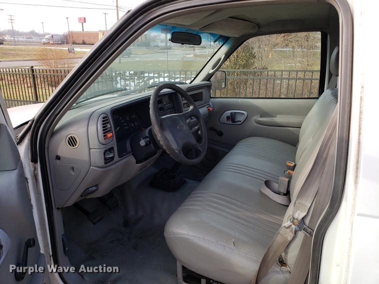 image for item DB9492 2000 Chevrolet 3500 flatbed pickup truck