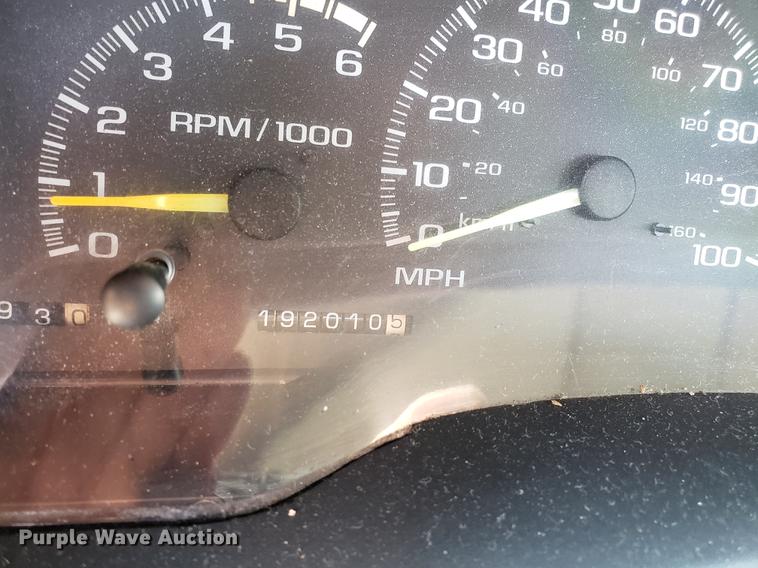 image for item DB9492 2000 Chevrolet 3500 flatbed pickup truck