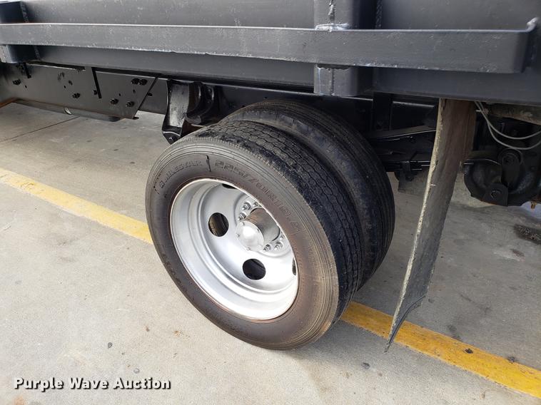 image for item DB9492 2000 Chevrolet 3500 flatbed pickup truck