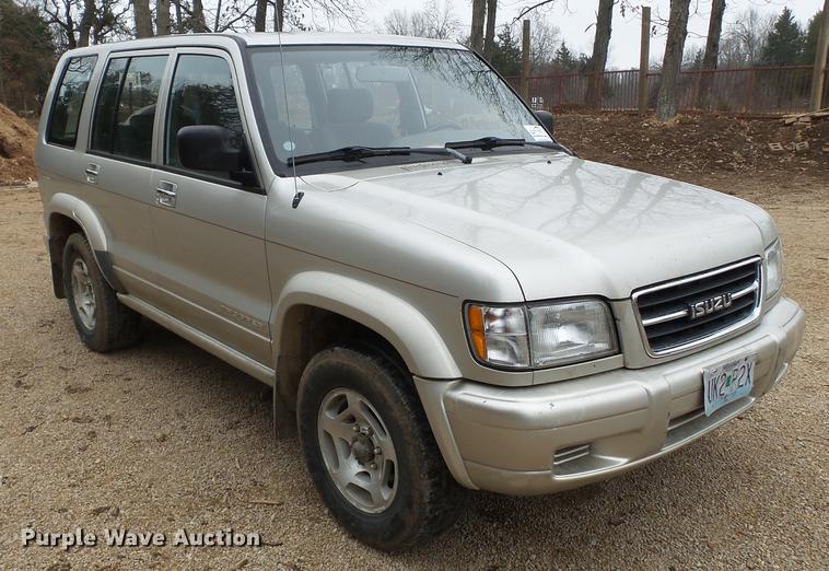 image for item DD2388 1998 Isuzu Trooper SUV