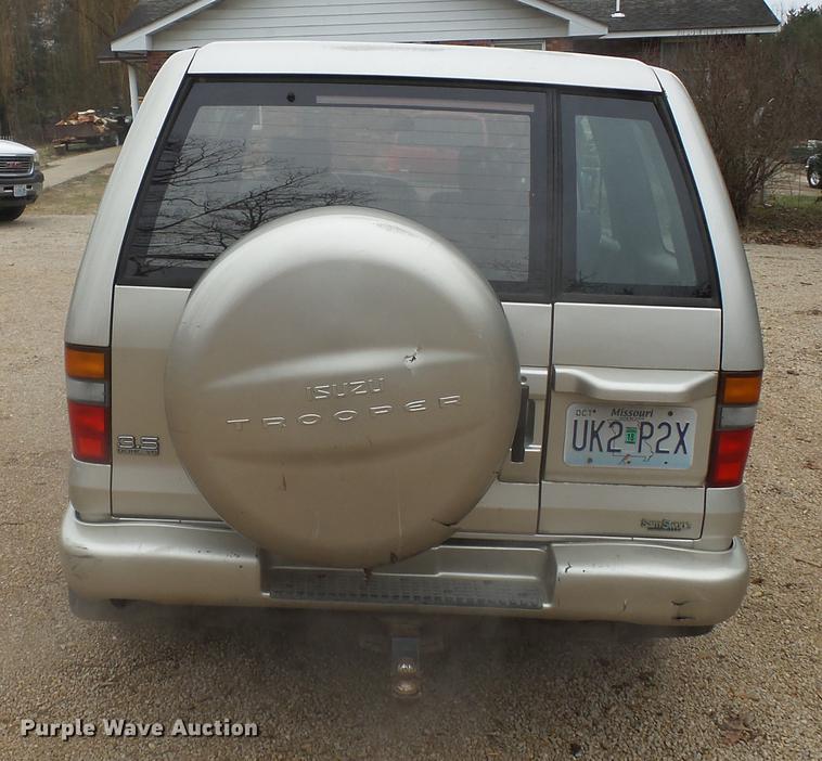 image for item DD2388 1998 Isuzu Trooper SUV
