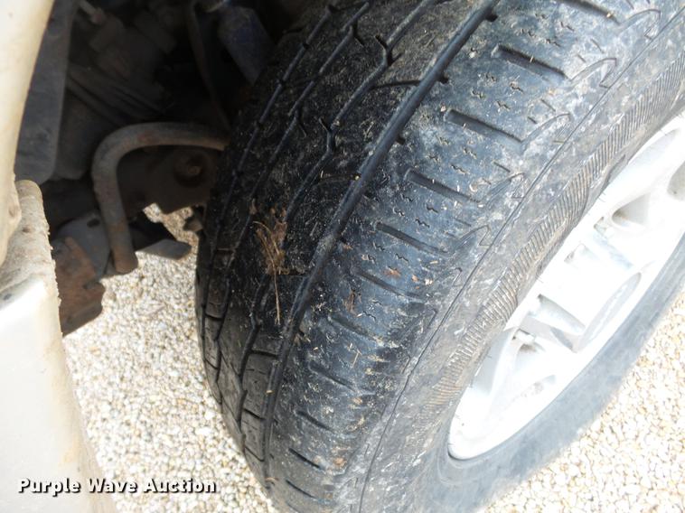 image for item DD2388 1998 Isuzu Trooper SUV