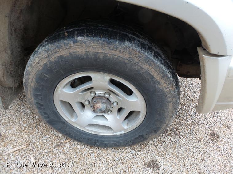 image for item DD2388 1998 Isuzu Trooper SUV