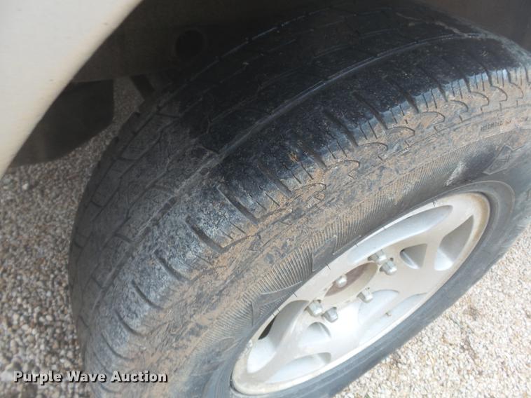 image for item DD2388 1998 Isuzu Trooper SUV