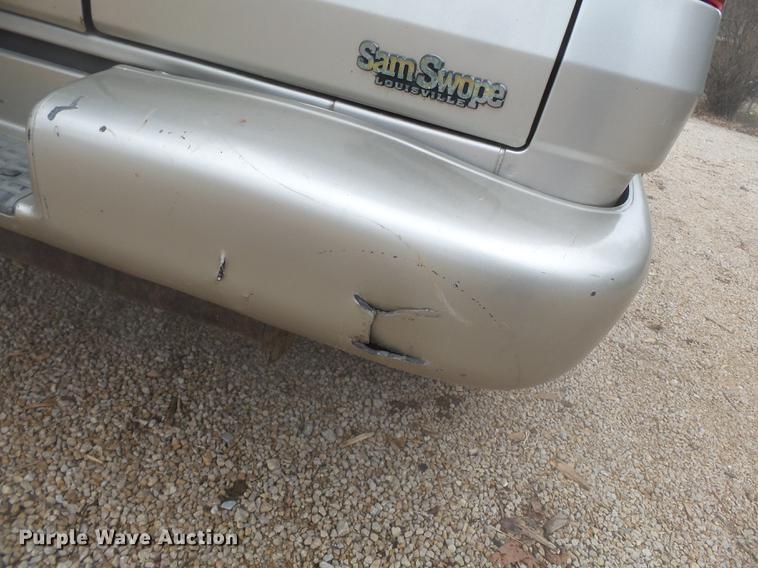 image for item DD2388 1998 Isuzu Trooper SUV