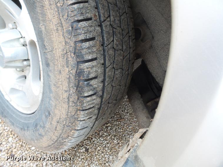 image for item DD2388 1998 Isuzu Trooper SUV