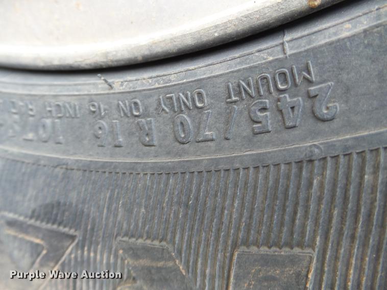 image for item DD2388 1998 Isuzu Trooper SUV