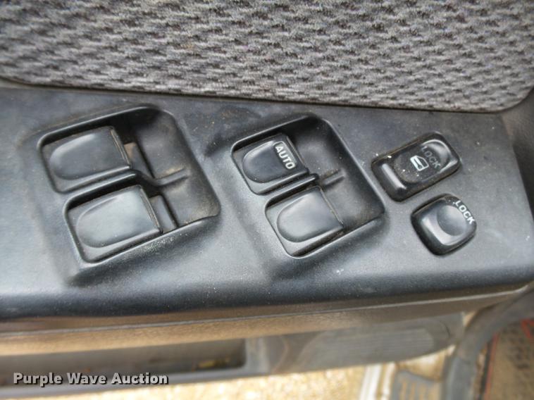 image for item DD2388 1998 Isuzu Trooper SUV