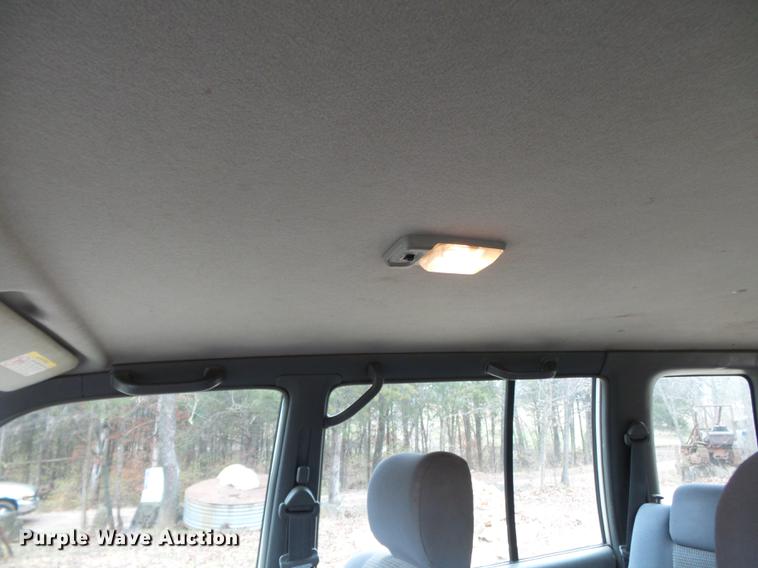 image for item DD2388 1998 Isuzu Trooper SUV