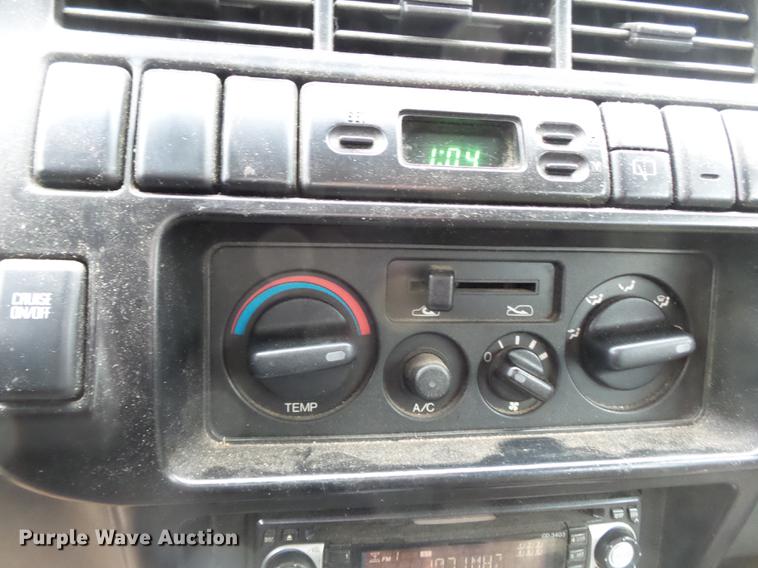 image for item DD2388 1998 Isuzu Trooper SUV