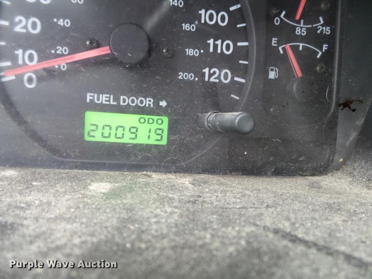 image for item DD2388 1998 Isuzu Trooper SUV