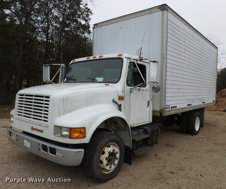 image for item DD2389 1991 International 4700 box truck