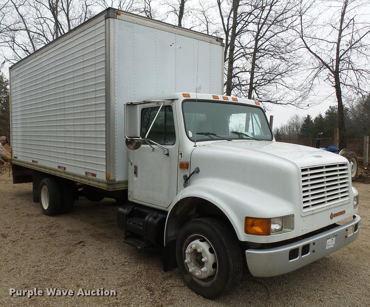 image for item DD2389 1991 International 4700 box truck