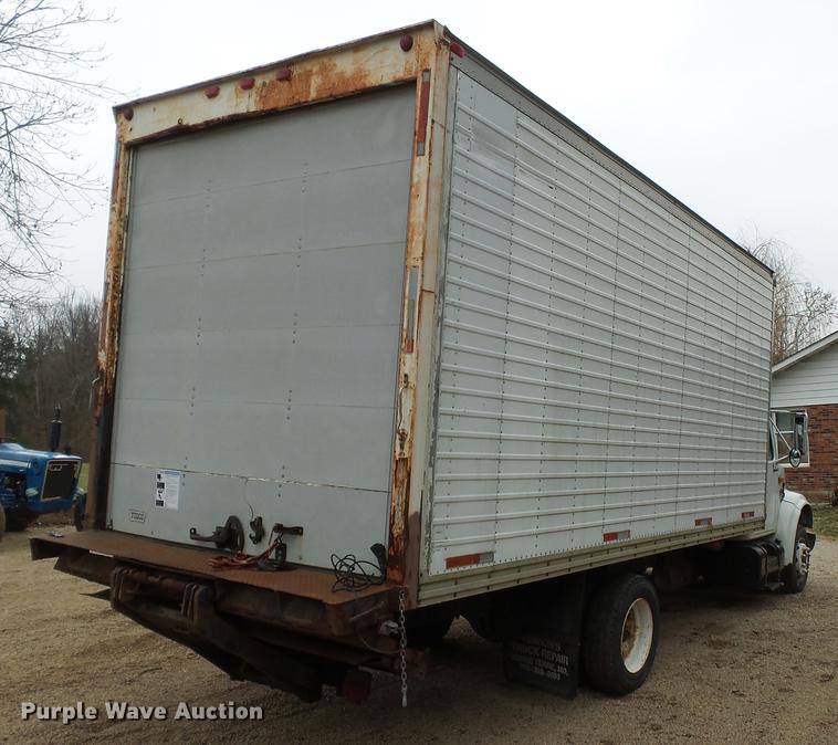 image for item DD2389 1991 International 4700 box truck