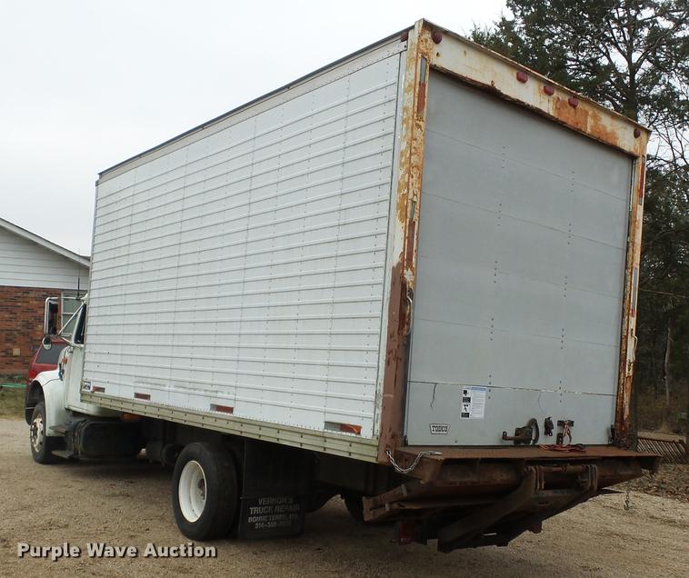 image for item DD2389 1991 International 4700 box truck