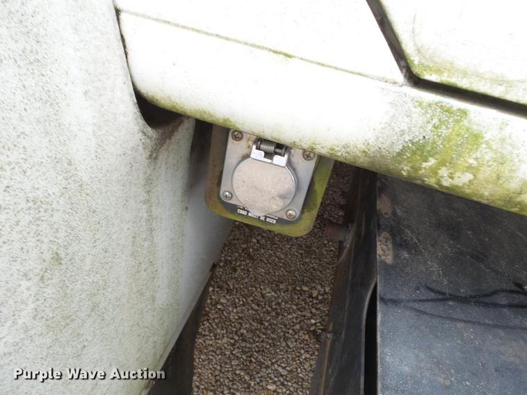 image for item DD2389 1991 International 4700 box truck