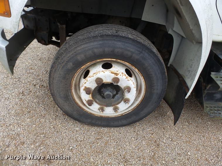 image for item DD2389 1991 International 4700 box truck