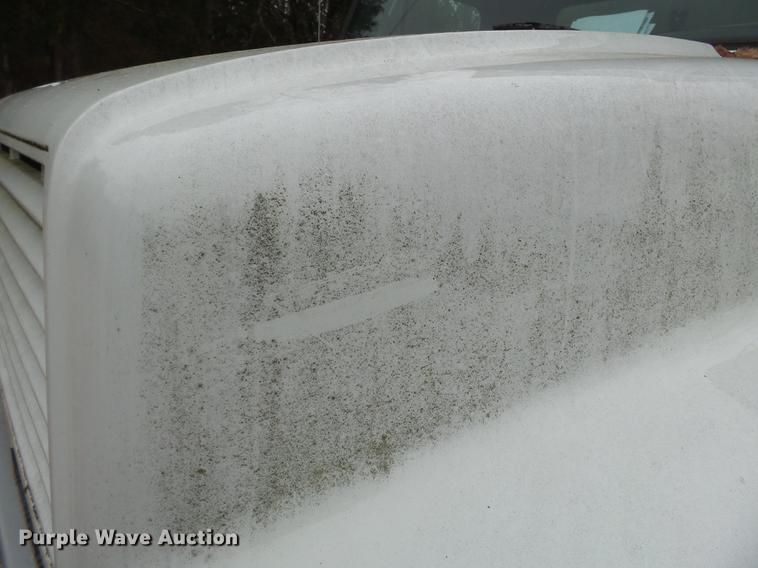 image for item DD2389 1991 International 4700 box truck