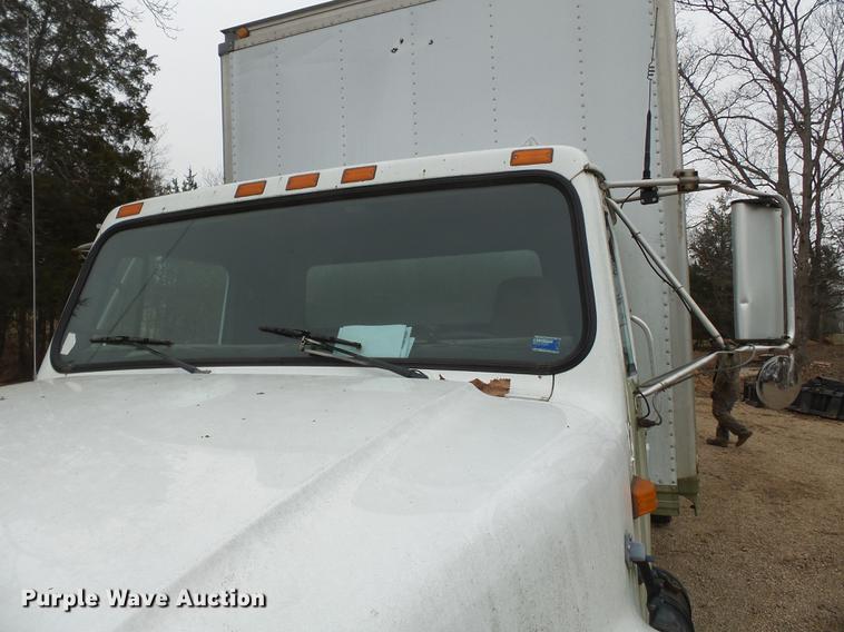 image for item DD2389 1991 International 4700 box truck
