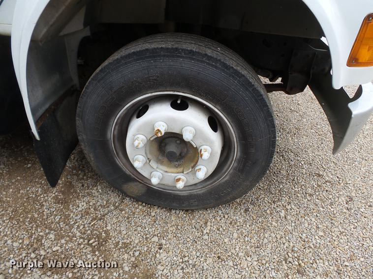 image for item DD2389 1991 International 4700 box truck