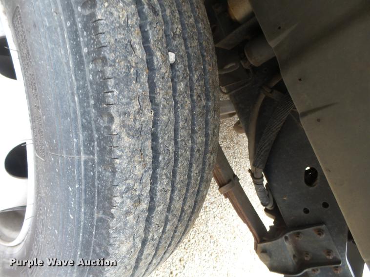 image for item DD2389 1991 International 4700 box truck