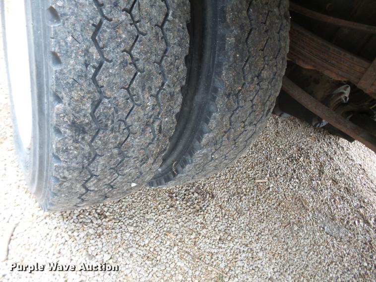 image for item DD2389 1991 International 4700 box truck