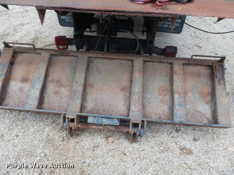 image for item DD2389 1991 International 4700 box truck