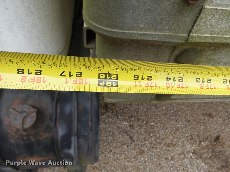 image for item DD2389 1991 International 4700 box truck