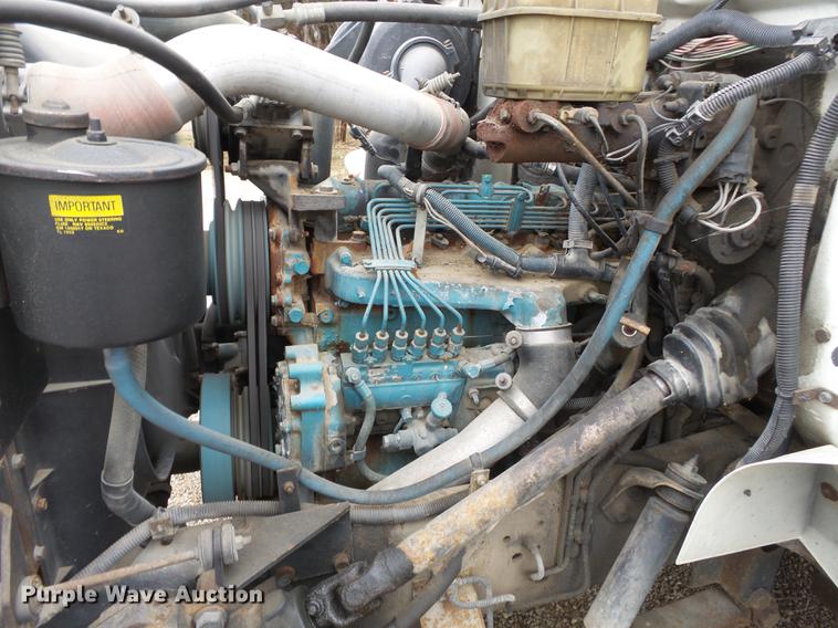 image for item DD2389 1991 International 4700 box truck