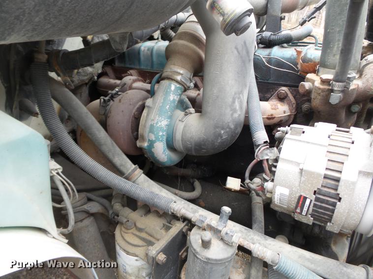 image for item DD2389 1991 International 4700 box truck